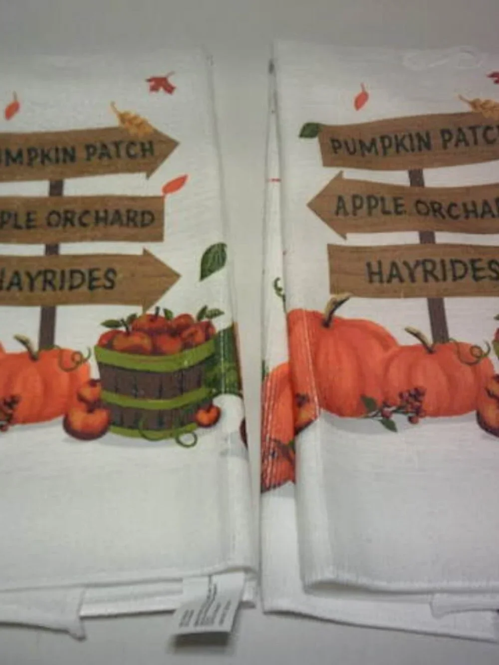 2 NEW HOME COLLECTION MICROFIBER KITCHEN TOWELS FALL PUMPKIN PATCH DESIGN HAYRID